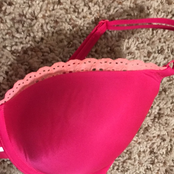 VS - matching bra (36C)/thong (OS) - never worn - Picture 4 of 16